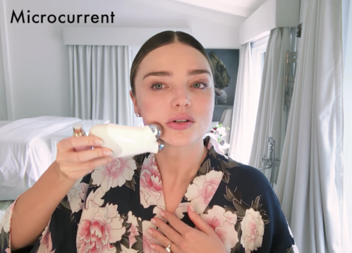 ミランダ・カーが結婚式に向けたケアとして、ニューフェイス(NuFACE)の美顔器を使用し、さらに注目を浴びています!
