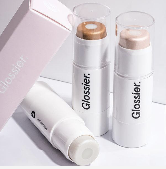 グロッシアー（Glossier）〜 超人気美容ブログから生まれた